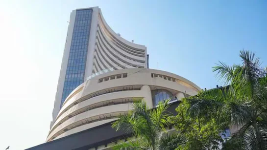 Sensex Rallies as IT Earnings Surprise, Gold Prices Climb on Global Unrest
